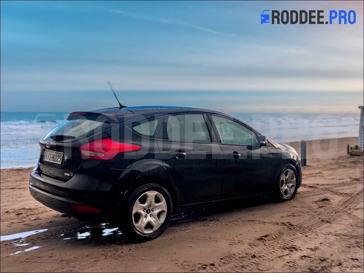 2-041R_Ford Focus 3.webp